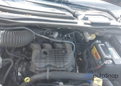 2012 Chrysler Town & Country Touring из США, поврежденный, VIN 2C4RC1BGXCR312741